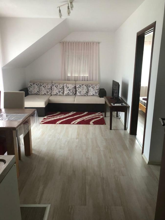 Apartment & Rooms Thomas コレニツァ エクステリア 写真