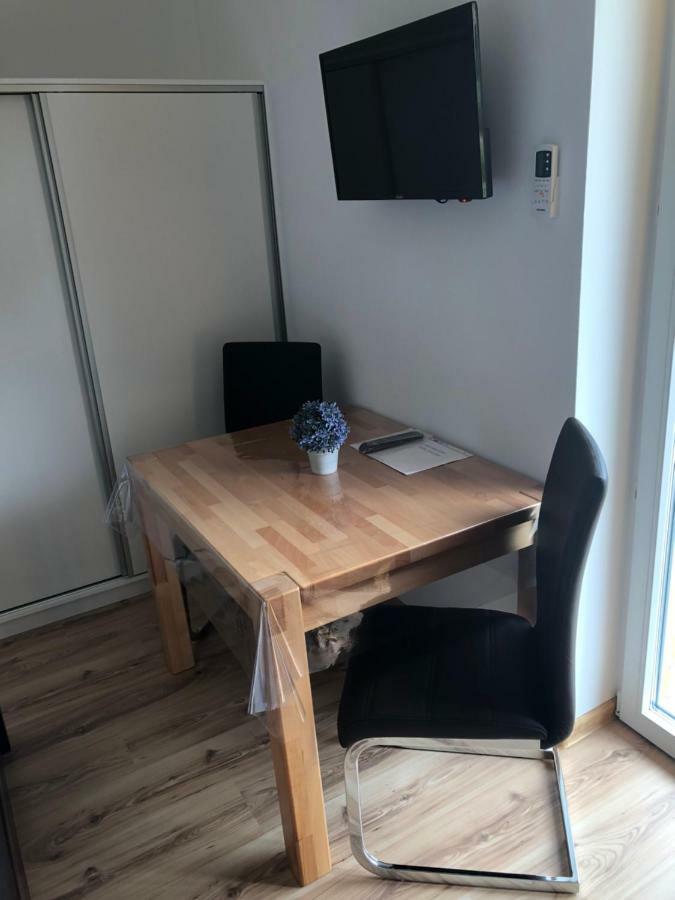 Apartment & Rooms Thomas コレニツァ エクステリア 写真